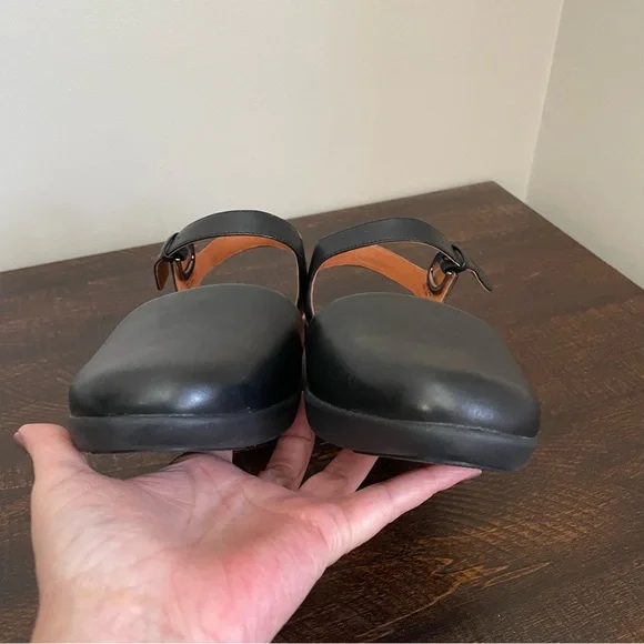 Fit Flop Cova II Closed Toe Sandal Black Leather - Picture 3 of 8